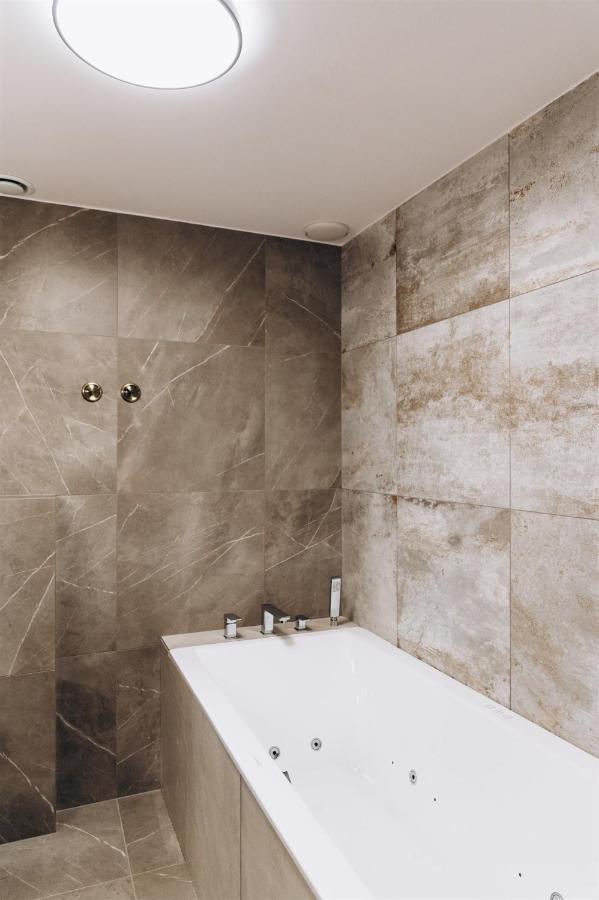 Like 2 Sauna,jacuzzi & Apartment